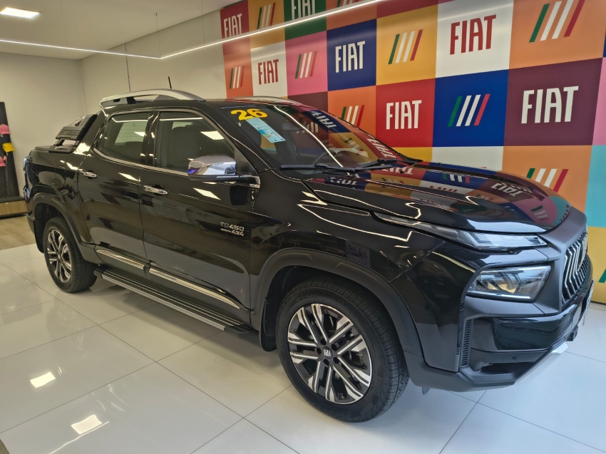 Fiat TORO 2.2 TURBO DIESEL RANCH 4WD AT9 na cor Preto